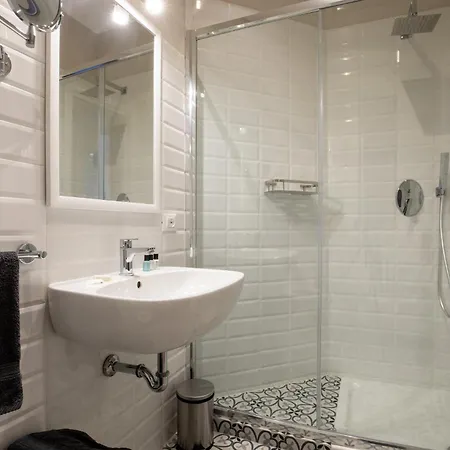 Casa San Lo' Zona San Lorenzo Termini Apartament *