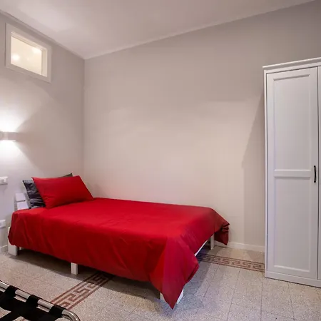 Casa San Lo' Zona San Lorenzo Termini Apartman *